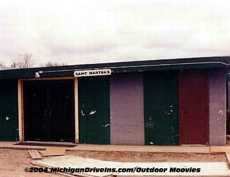 Crest Drive-In Theatre - Crest Snackbar 1990 Courtesy Darryl Burgess-Outdoor Moovies